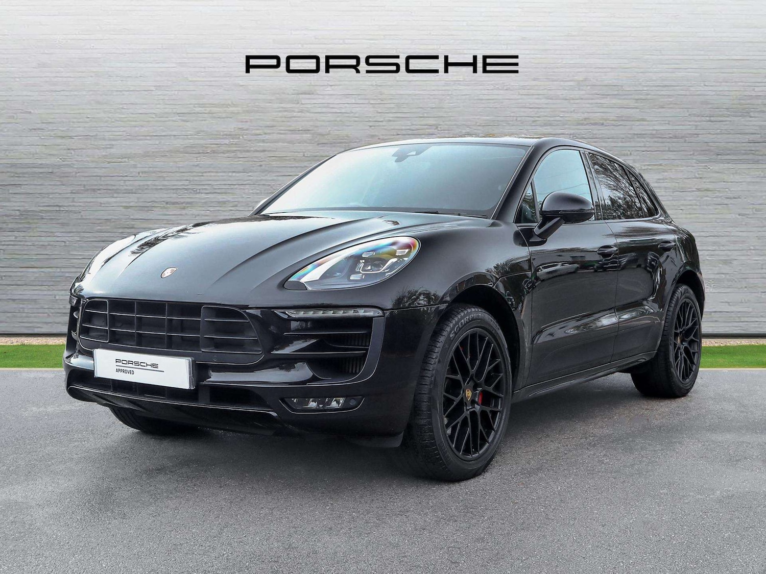 Used Porsche Macan 2018 for sale - 76411372: Photo 2