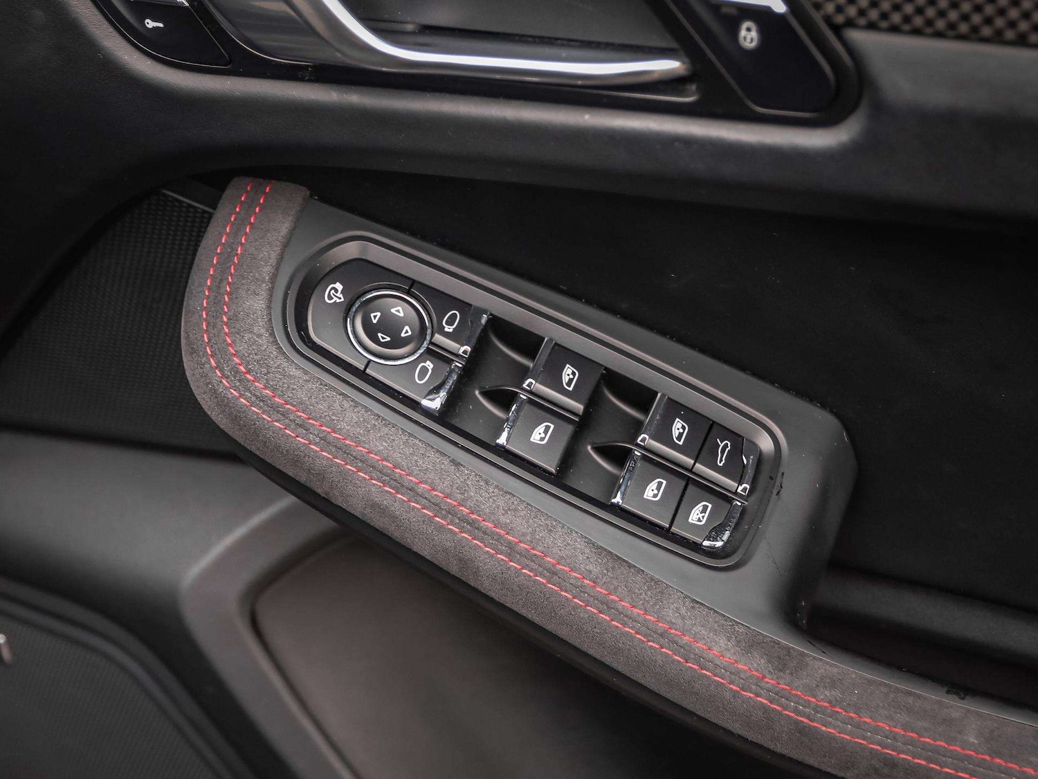 Used Porsche Macan 2018 for sale - 76411372: Photo 24