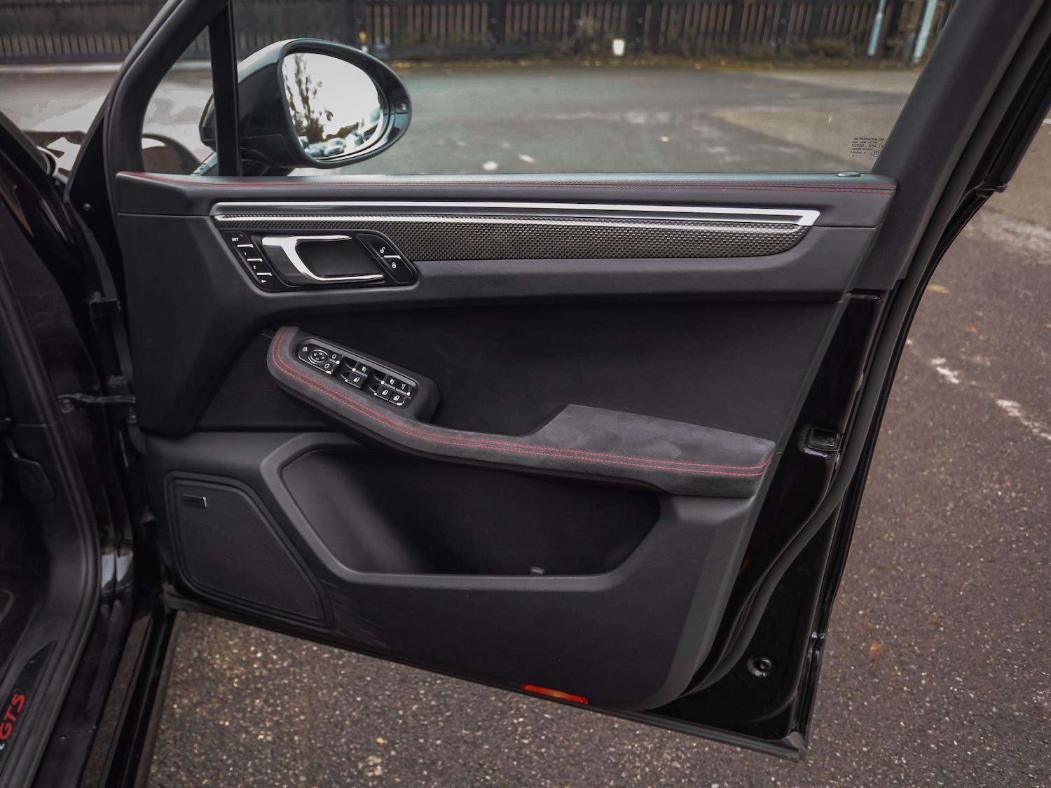 Used Porsche Macan 2018 for sale - 76411372: Photo 28