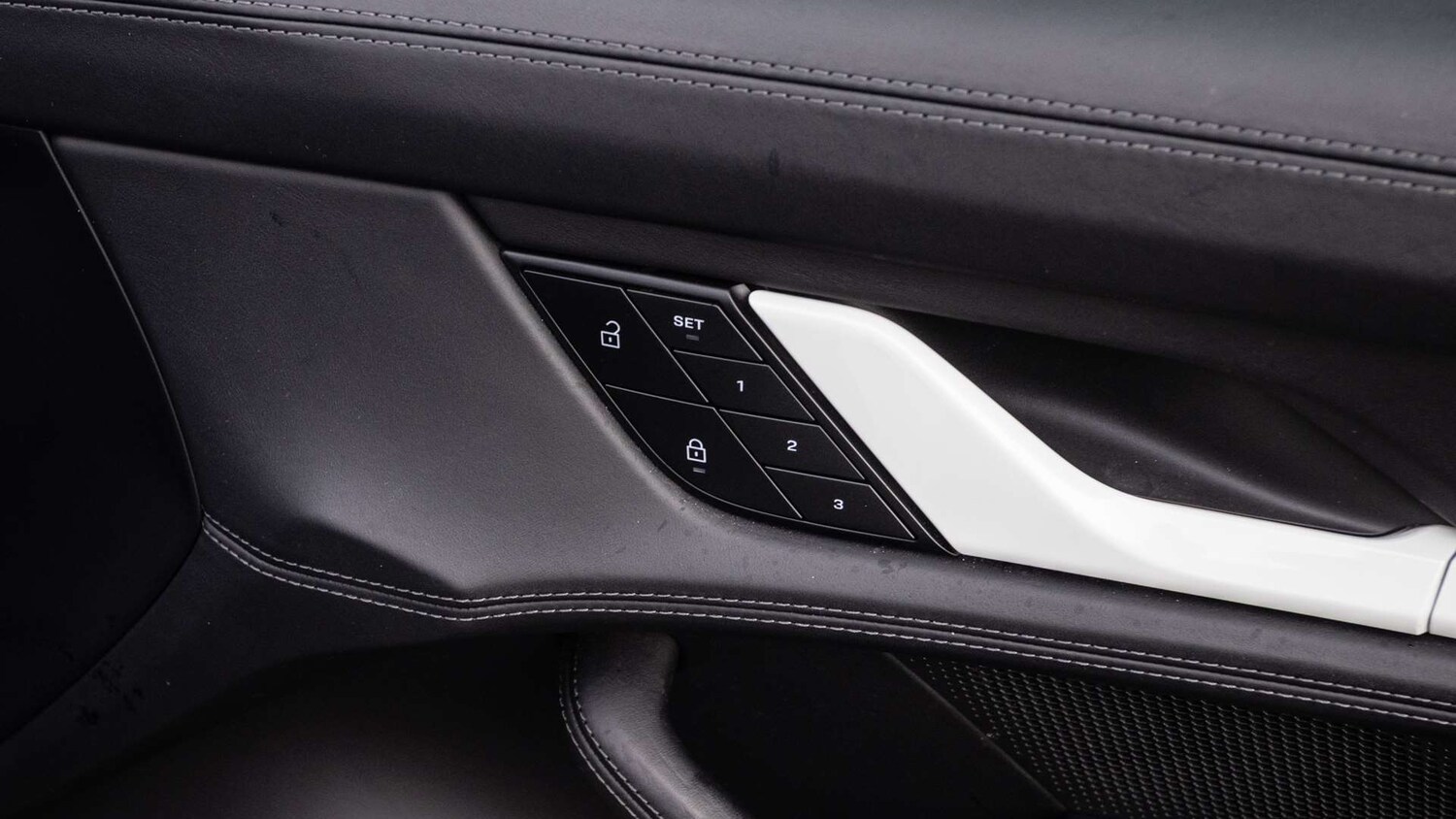 Used Porsche Taycan 2022 for sale - 77414521: Photo 28