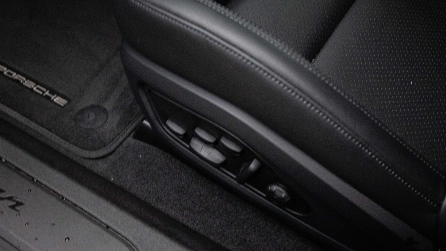 Used Porsche Taycan 2022 for sale - 77414521: Photo 29