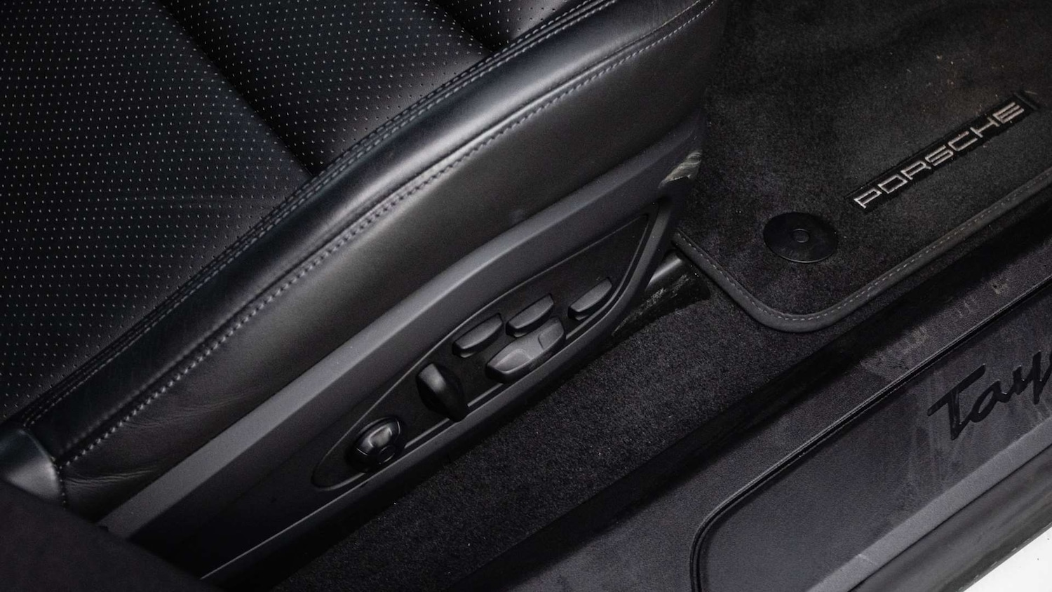 Used Porsche Taycan 2022 for sale - 77414521: Photo 31