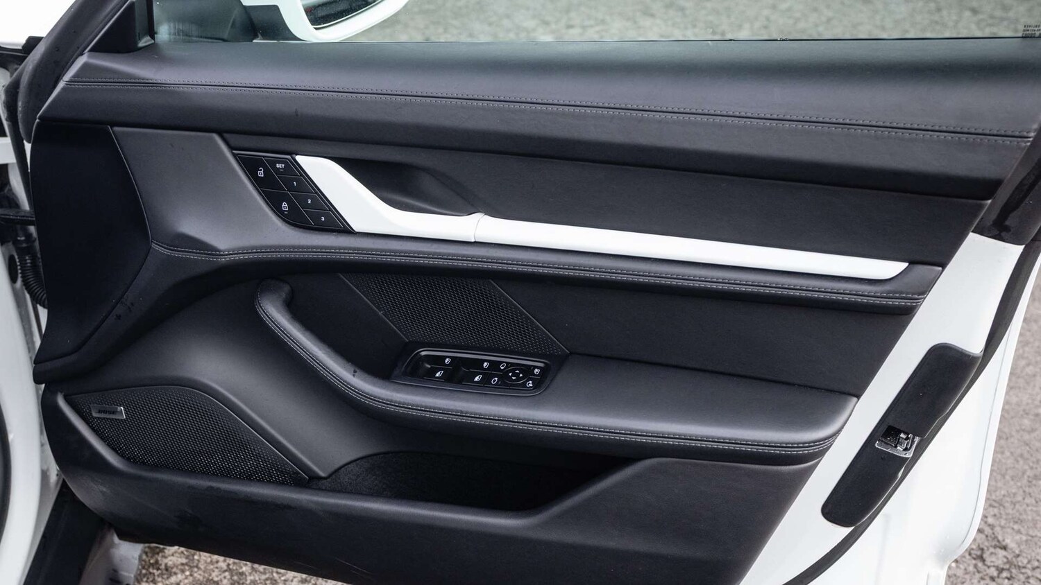 Used Porsche Taycan 2022 for sale - 77414521: Photo 35