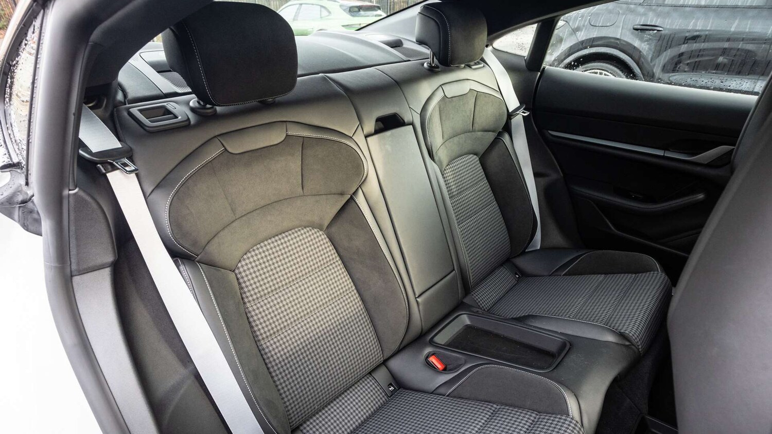 Used Porsche Taycan 2025 for sale - 76156133: Photo 15