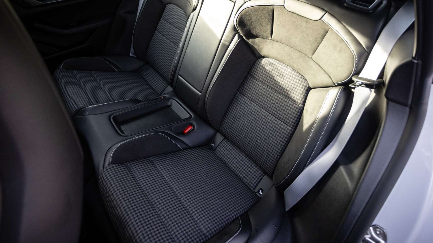 Used Porsche Taycan 2025 for sale - 76156133: Photo 16