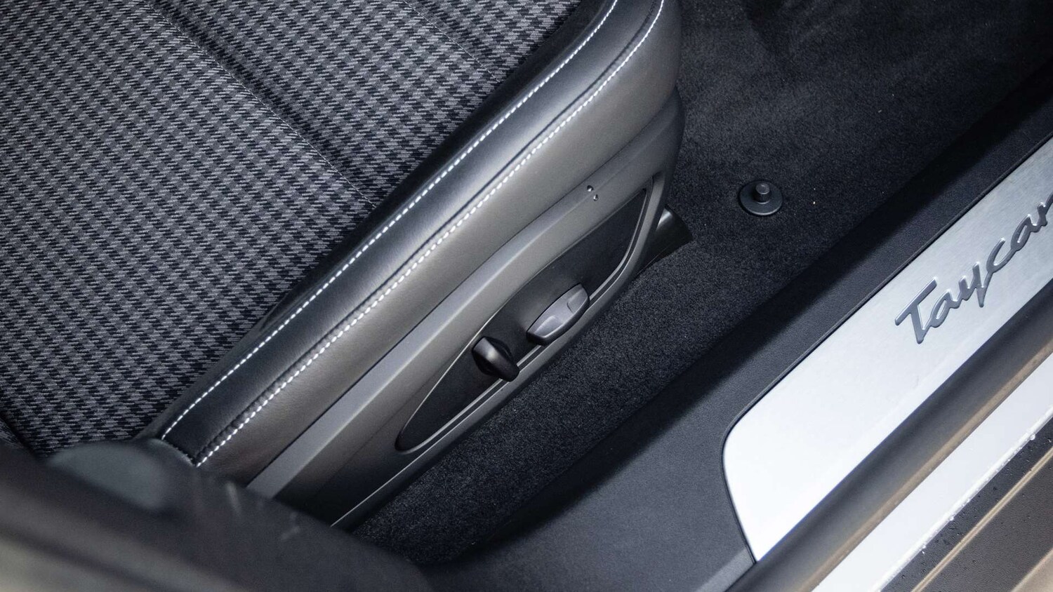 Used Porsche Taycan 2025 for sale - 76156133: Photo 22