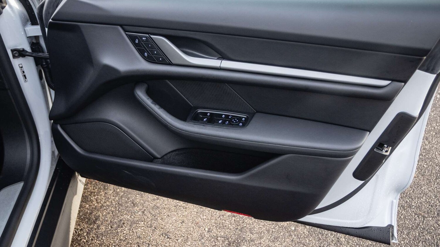 Used Porsche Taycan 2025 for sale - 76156133: Photo 31