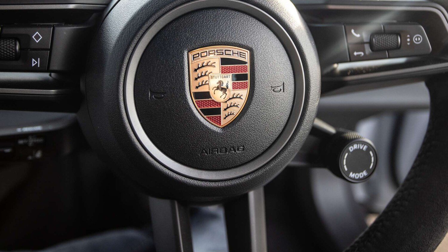 Used Porsche Taycan 2025 for sale - 76156133: Photo 32