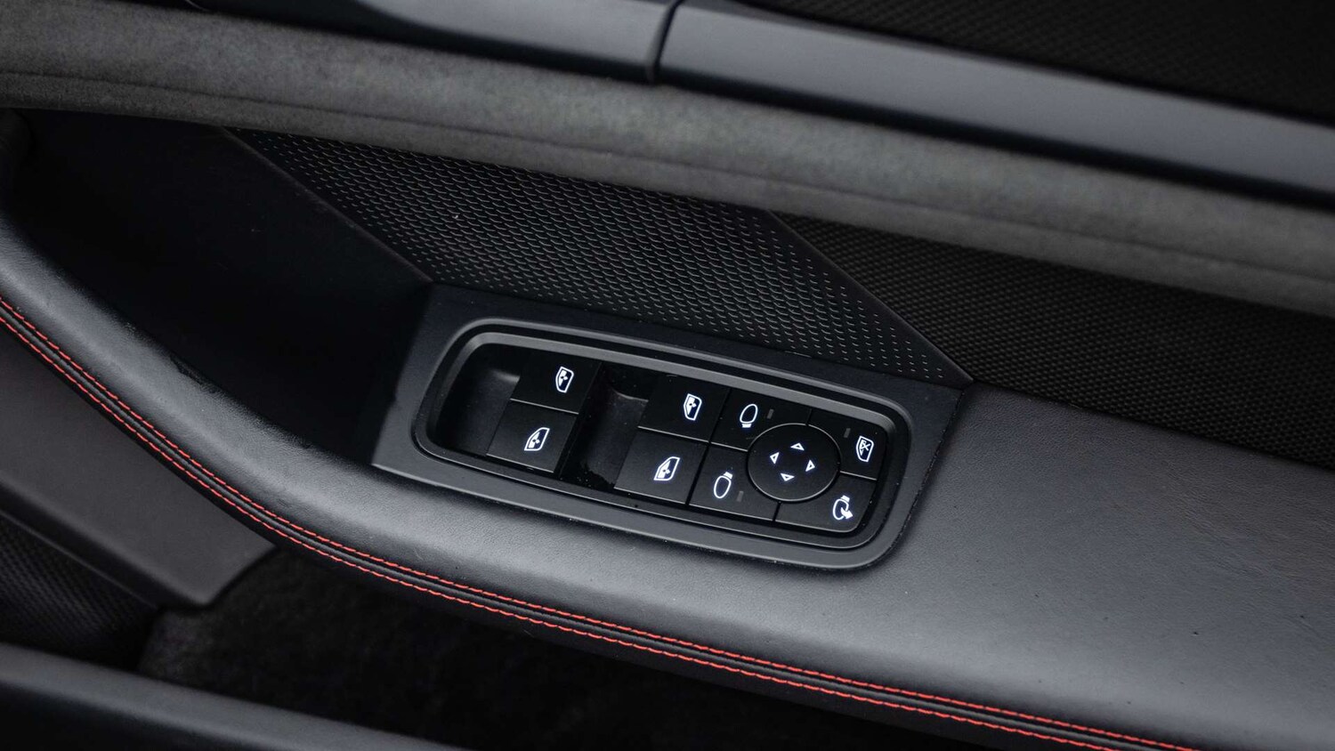 Used Porsche Taycan 2023 for sale - 77472748: Photo 27