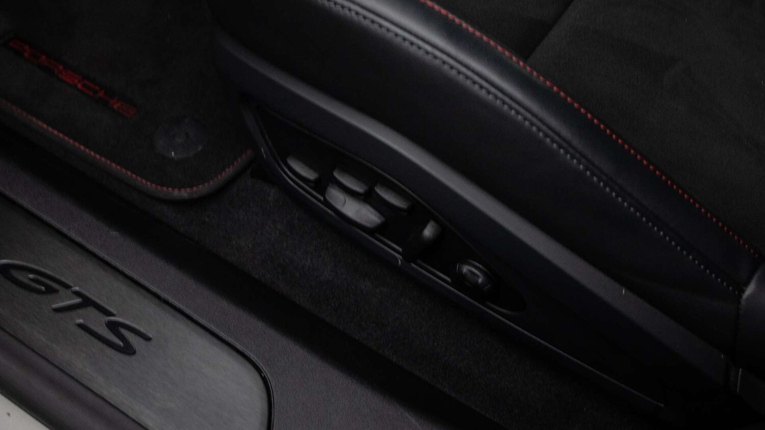 Used Porsche Taycan 2023 for sale - 77472748: Photo 32