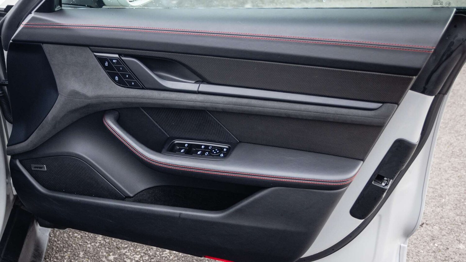 Used Porsche Taycan 2023 for sale - 77472748: Photo 35