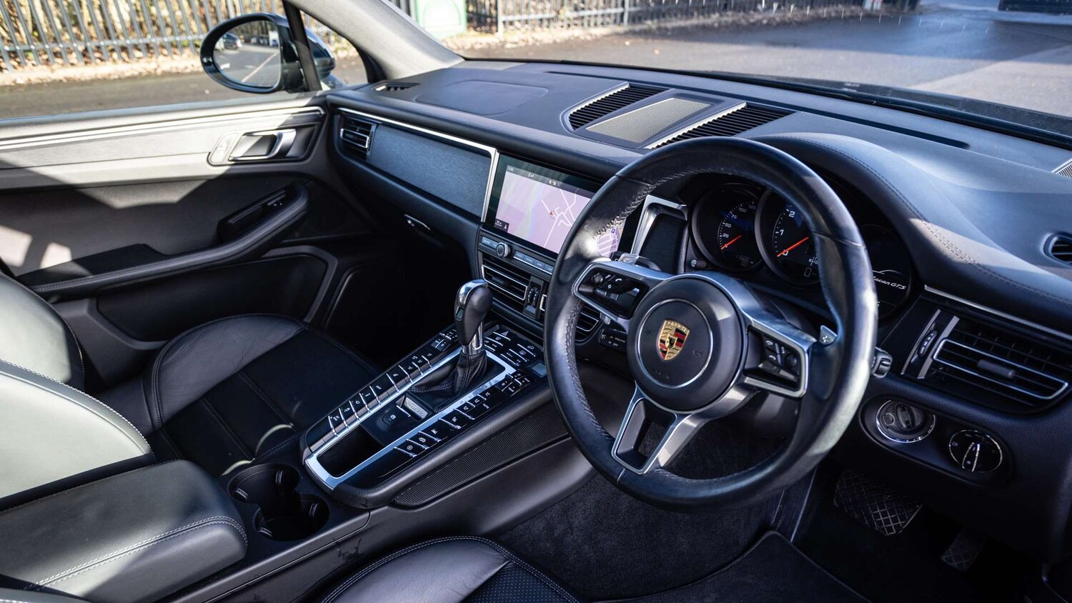 Used Porsche Macan 2020 for sale - 76967870: Photo 12