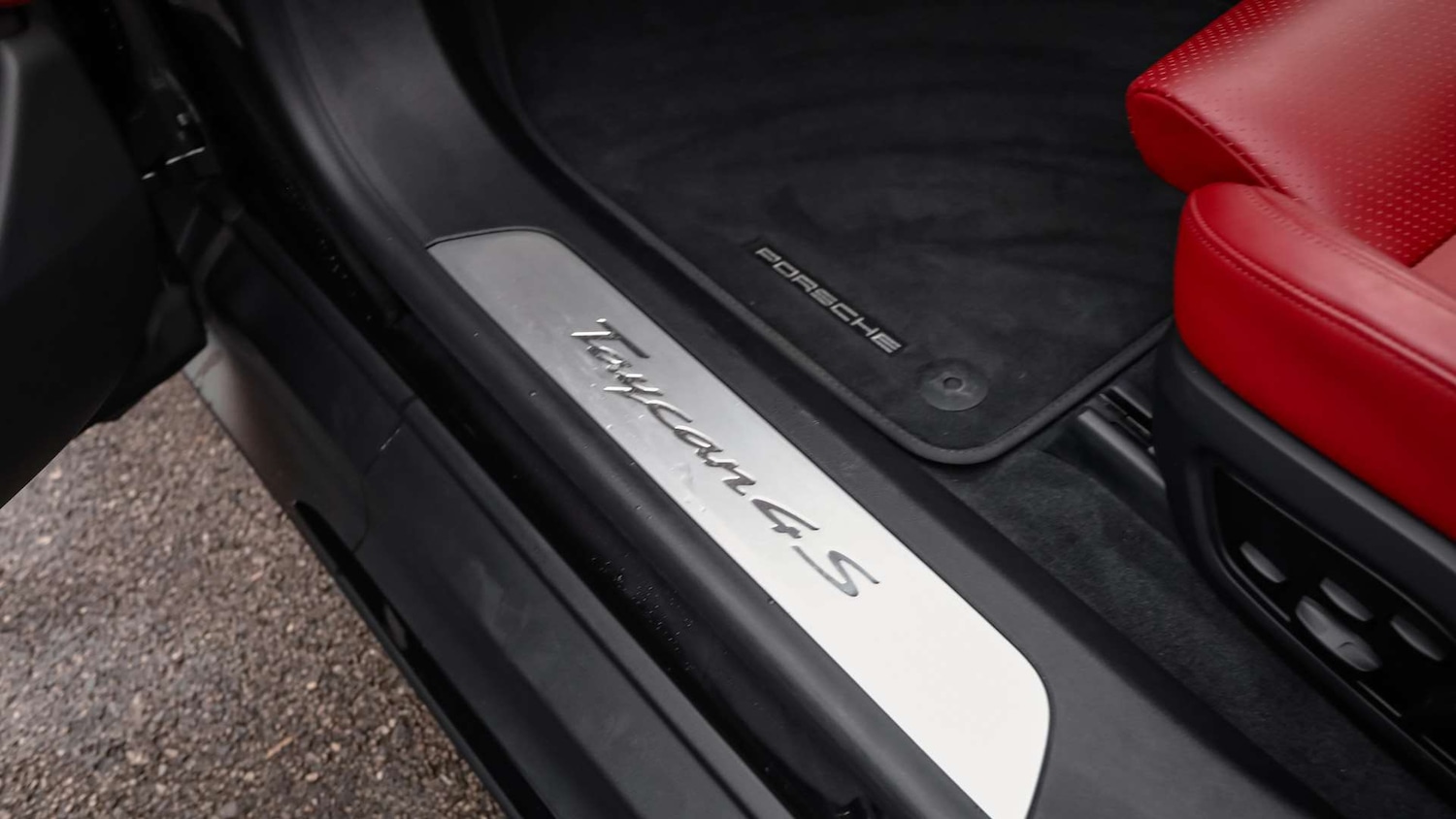 Used Porsche Taycan 2020 for sale - 77842323: Photo 29