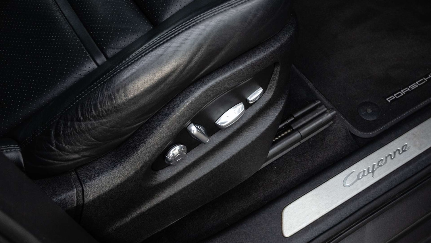 Used Porsche Cayenne 2021 for sale - 77389880: Photo 33