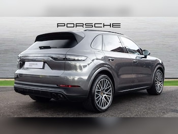 Used Porsche Cayenne 2021 for sale - 77389880: Photo