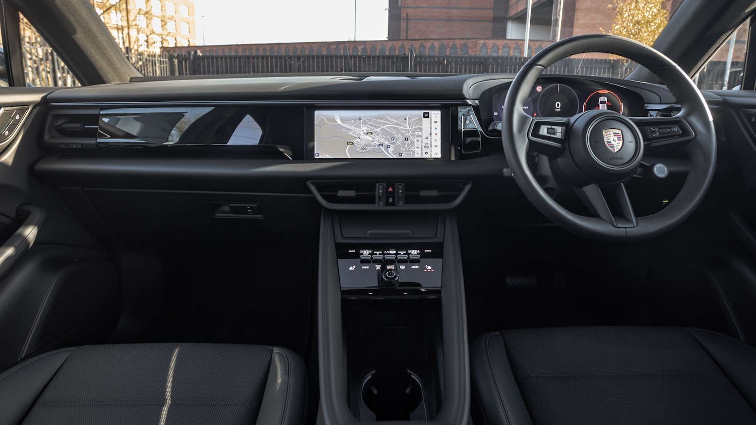 Used Porsche Macan 2025 for sale - 76661811: Photo 11