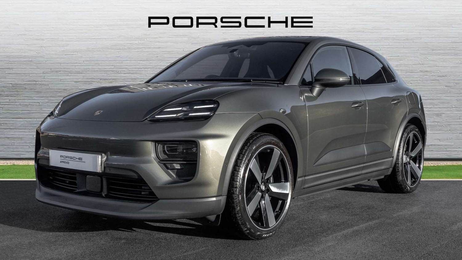 Used Porsche Macan 2025 for sale - 76661811: Photo 2