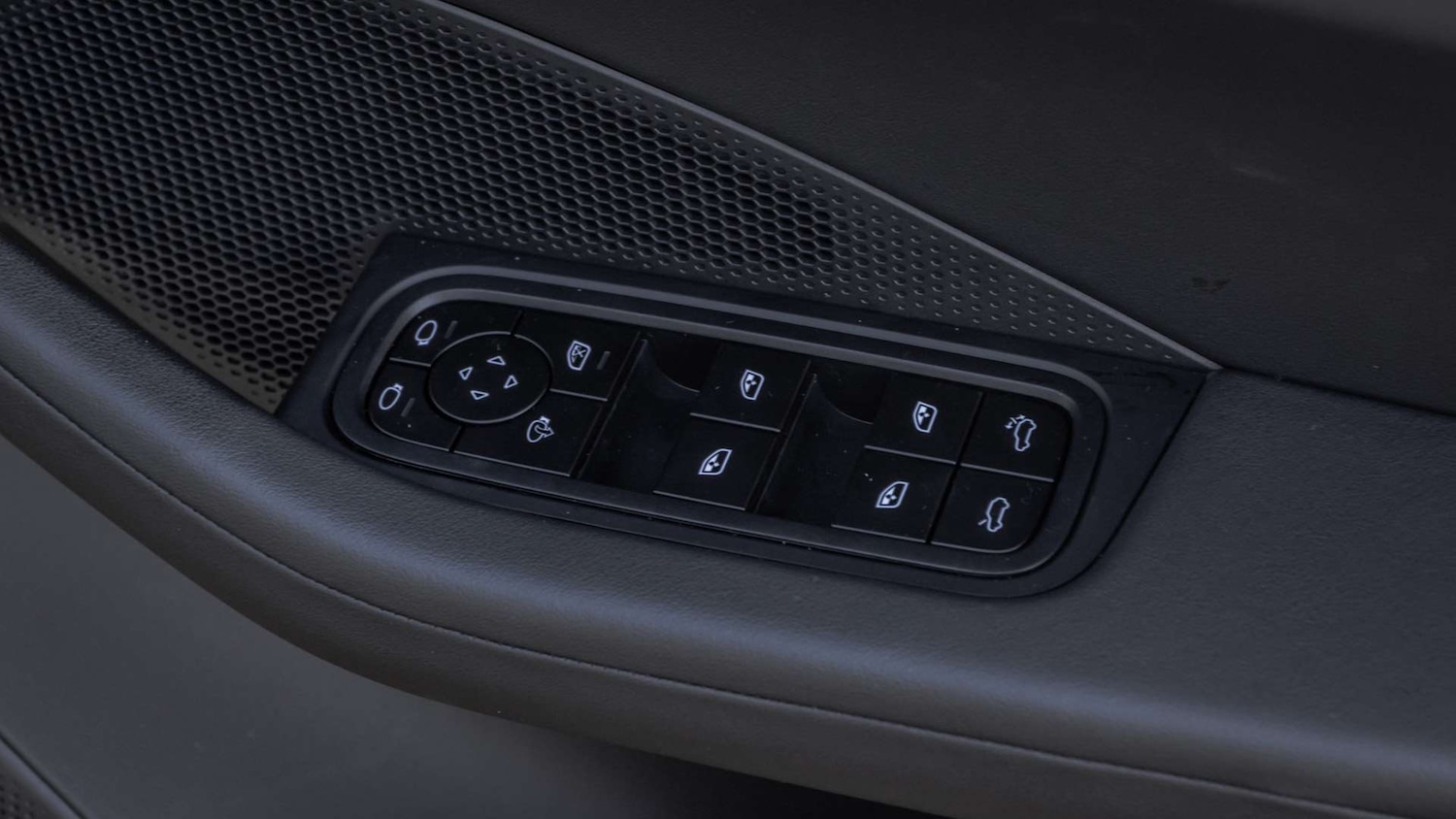 Used Porsche Macan 2025 for sale - 76661811: Photo 24