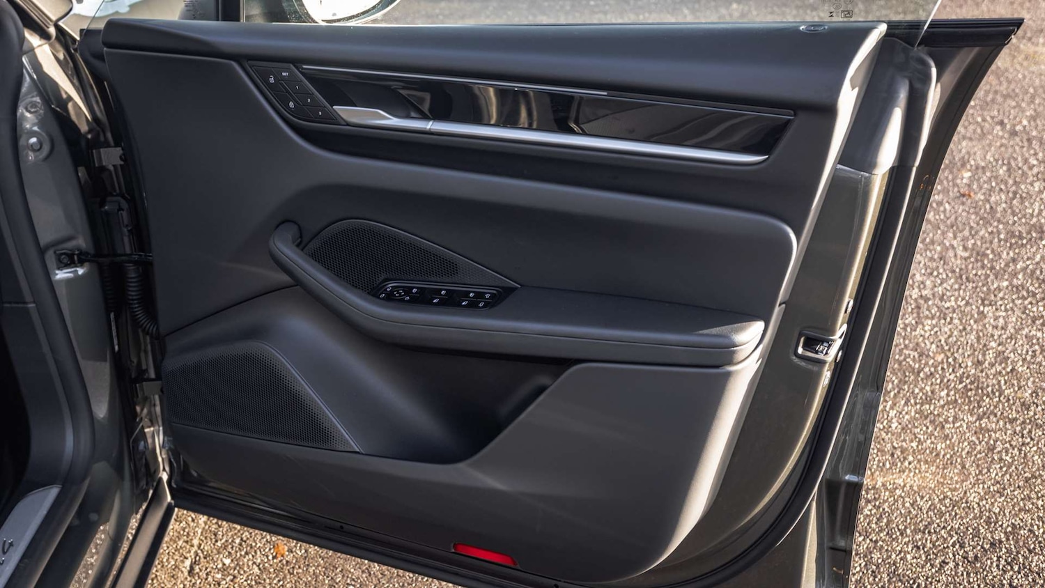 Used Porsche Macan 2025 for sale - 76661811: Photo 27