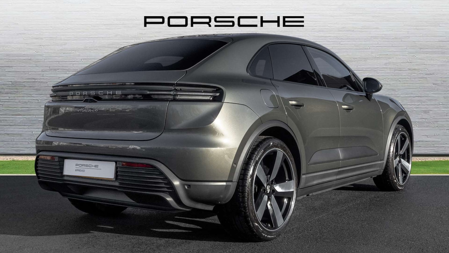 Used Porsche Macan 2025 for sale - 76661811: Photo 3