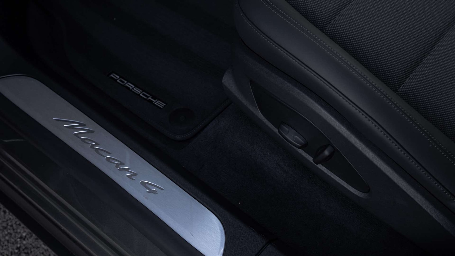 Used Porsche Macan 2025 for sale - 76661811: Photo 31