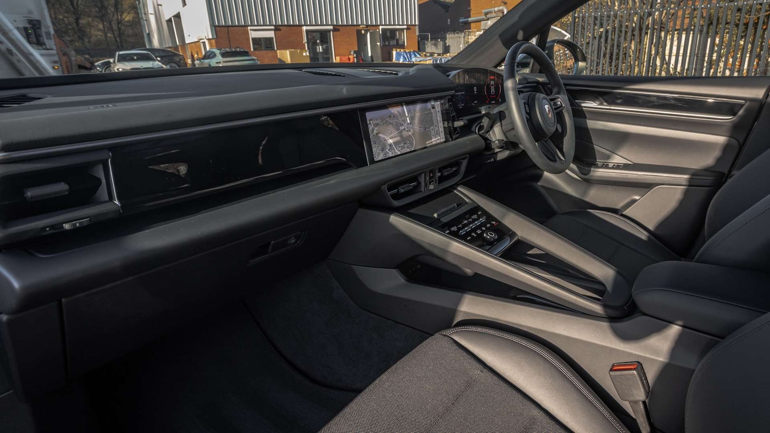 Used Porsche Macan 2025 for sale - 76661811: Photo 5