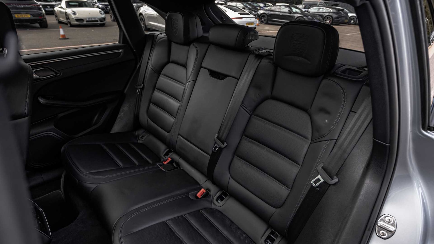 Used Porsche Macan 2021 for sale - 76351583: Photo 14