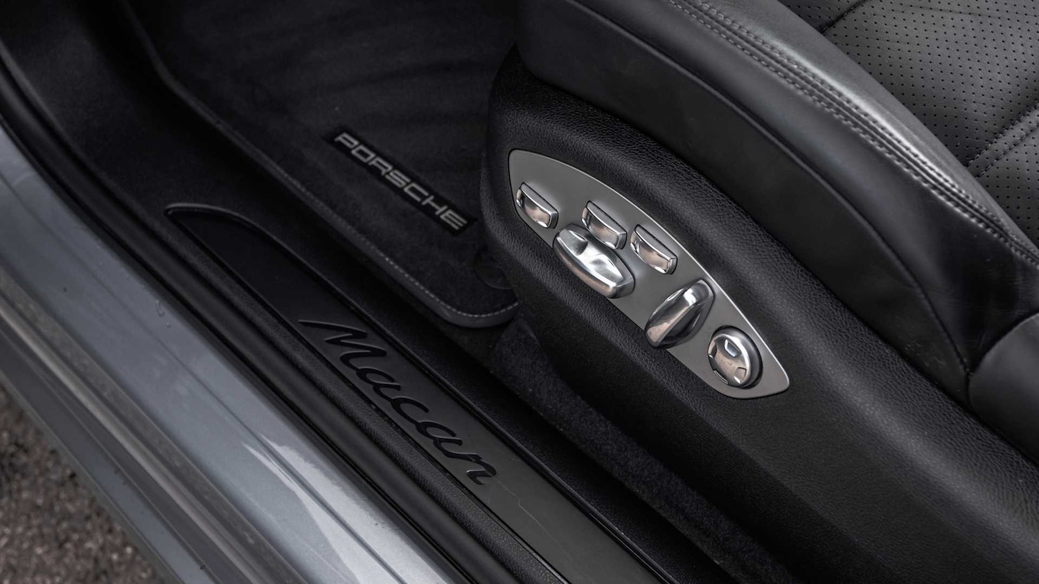 Used Porsche Macan 2021 for sale - 76351583: Photo 25
