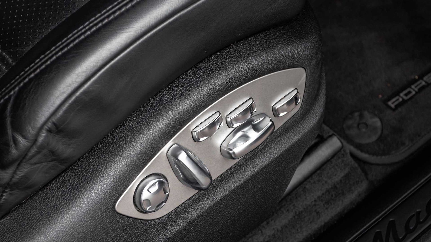 Used Porsche Macan 2021 for sale - 76351583: Photo 26