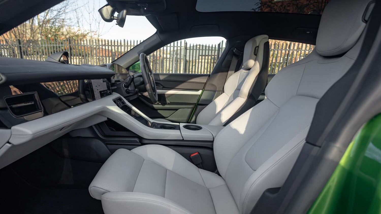 Used Porsche Taycan 2023 for sale - 76401427: Photo 13