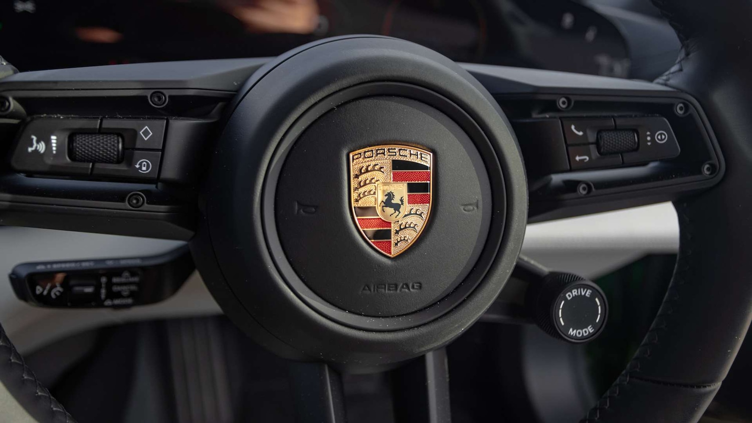 Used Porsche Taycan 2023 for sale - 76401427: Photo 24