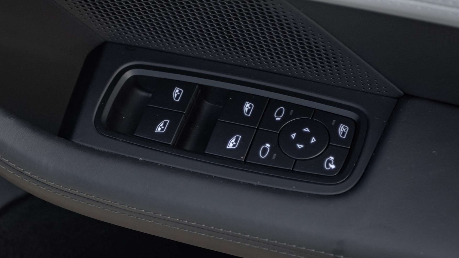 Used Porsche Taycan 2023 for sale - 76401427: Photo 27