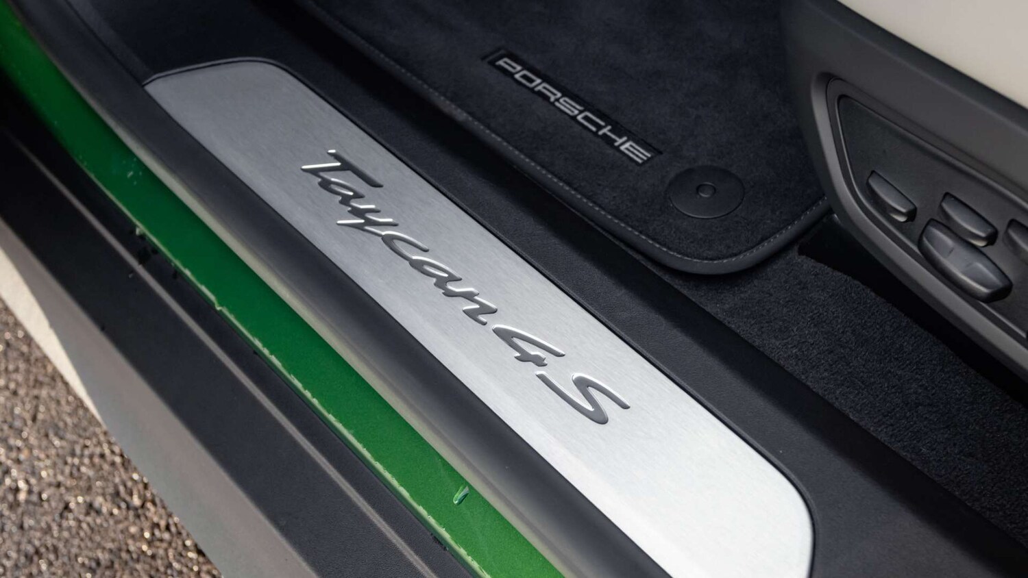 Used Porsche Taycan 2023 for sale - 76401427: Photo 30