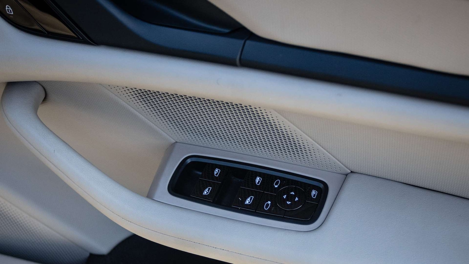 Used Porsche Taycan 2020 for sale - 77634992: Photo 23