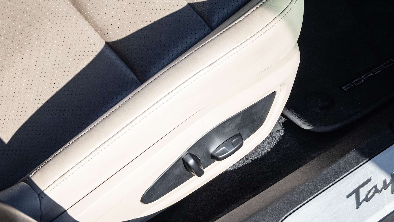 Used Porsche Taycan 2020 for sale - 77634992: Photo 26