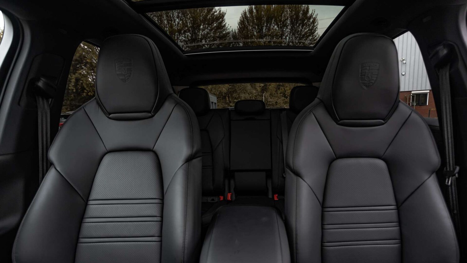 Used Porsche Cayenne 2025 for sale - 76230320: Photo 15