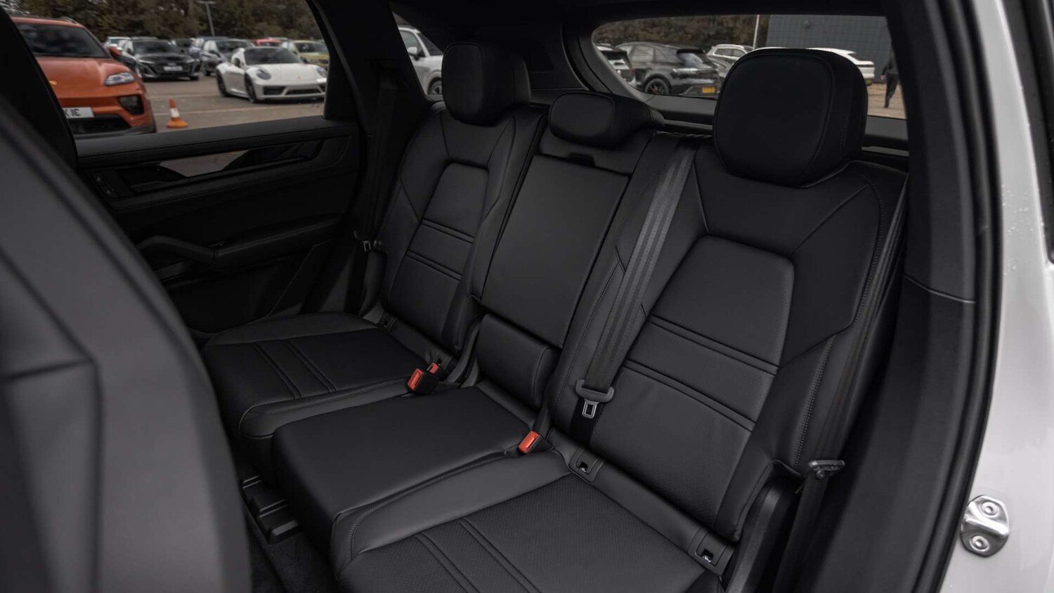 Used Porsche Cayenne 2025 for sale - 76230320: Photo 16