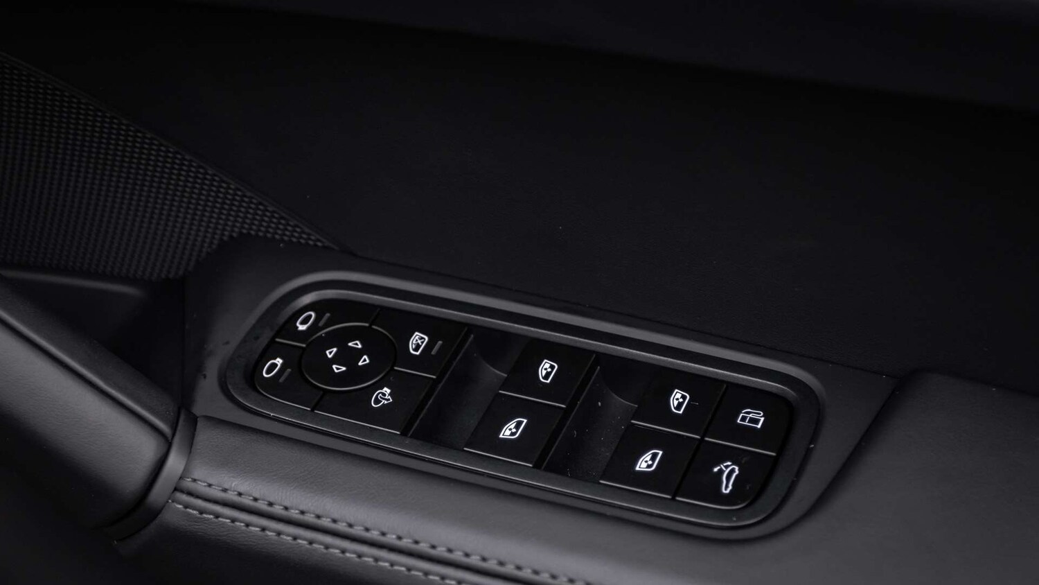 Used Porsche Cayenne 2025 for sale - 76230320: Photo 28