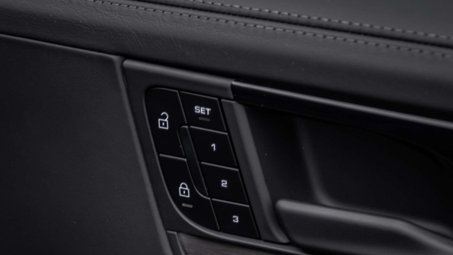 Used Porsche Cayenne 2025 for sale - 76230320: Photo 31