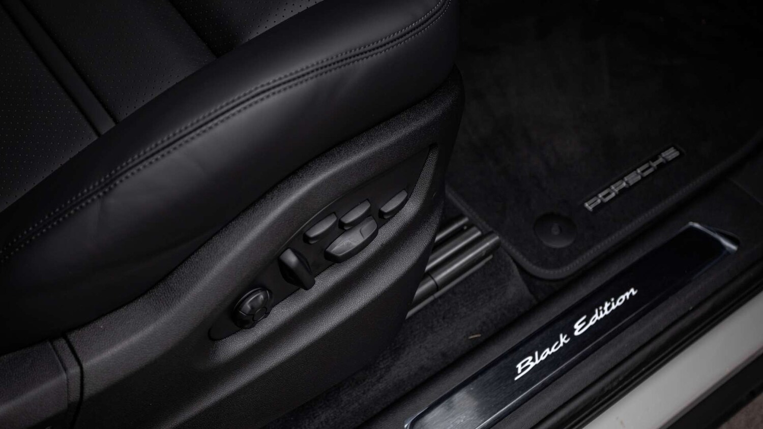 Used Porsche Cayenne 2025 for sale - 76230320: Photo 32