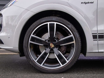 Used Porsche Cayenne 2023 for sale - 77601139: Photo