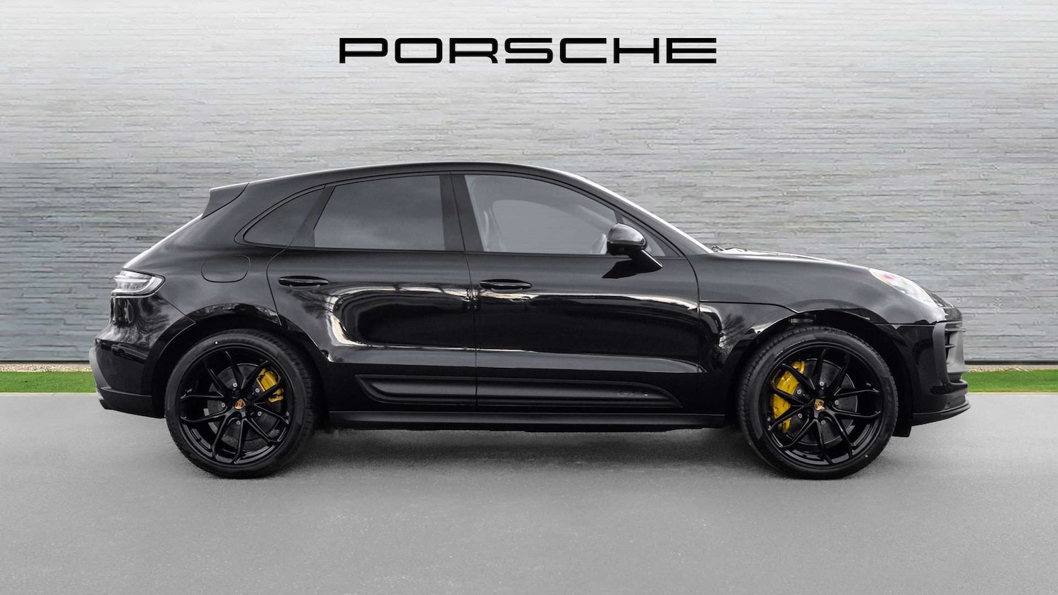 Used Porsche Macan for sale - 78104972: Photo 2