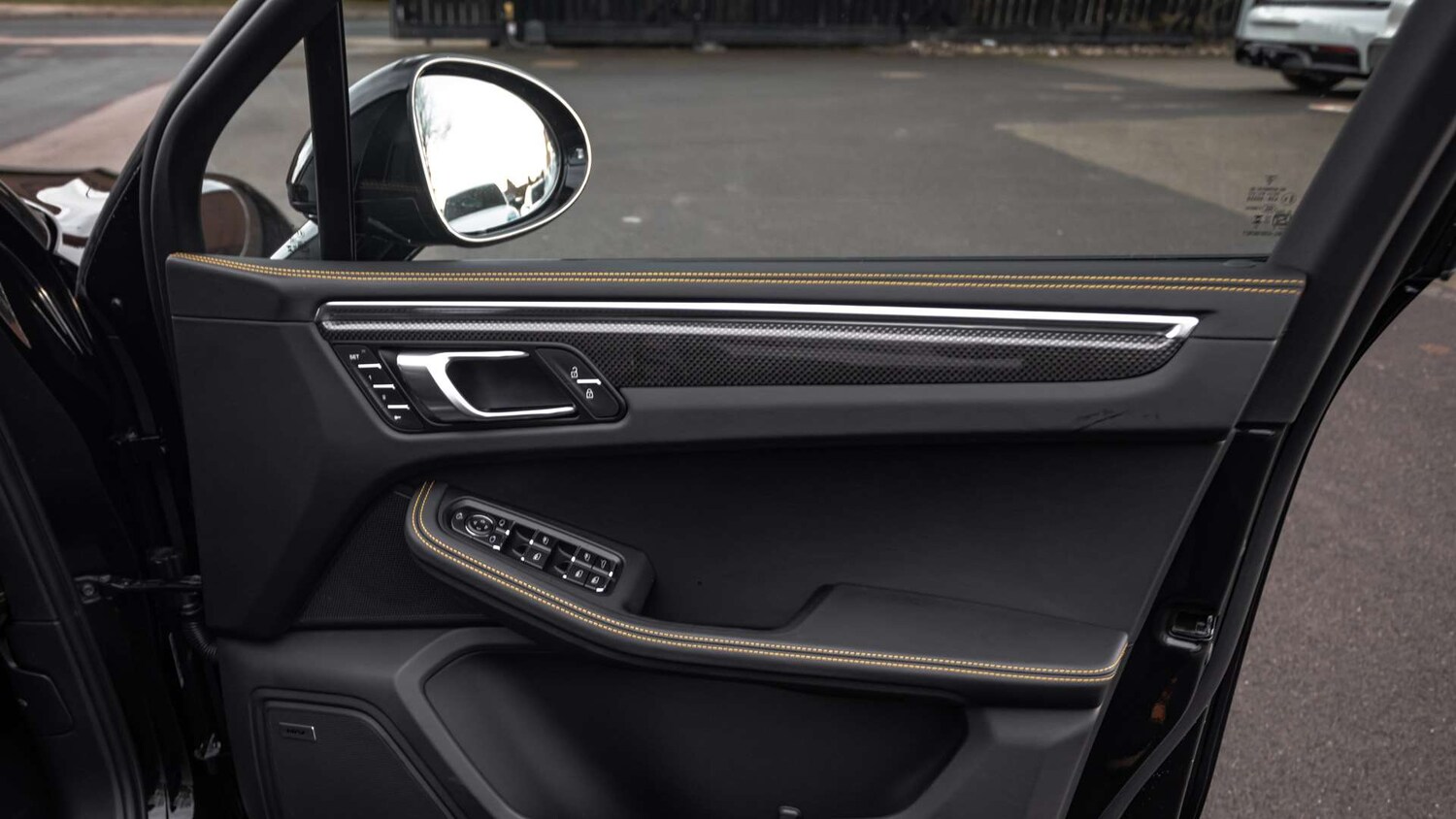 Used Porsche Macan for sale - 78104972: Photo 32