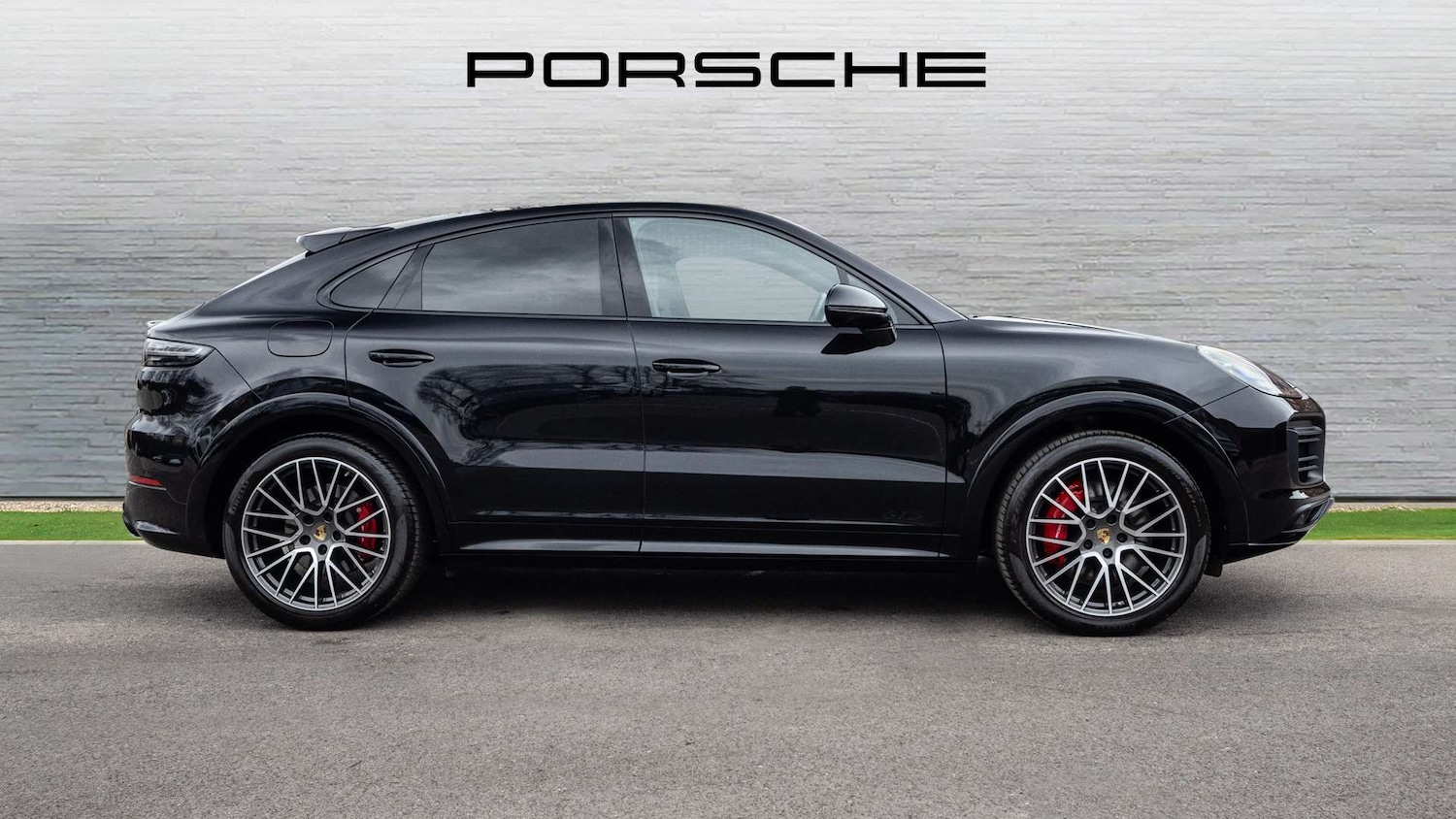 Used Porsche Cayenne 2022 for sale - 77527074: Photo 2