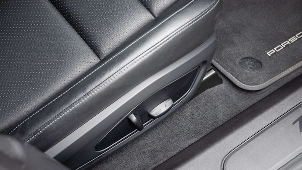 Used Porsche Taycan 2022 for sale - 76286423: Photo 18