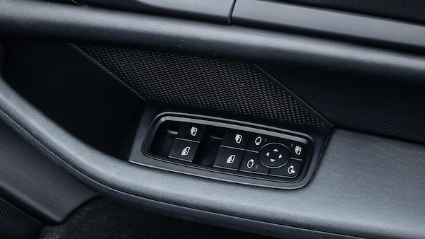 Used Porsche Taycan 2022 for sale - 76286423: Photo 26