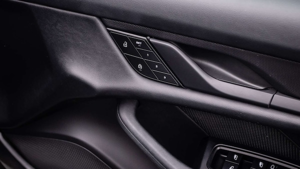 Used Porsche Taycan 2022 for sale - 76286423: Photo 27