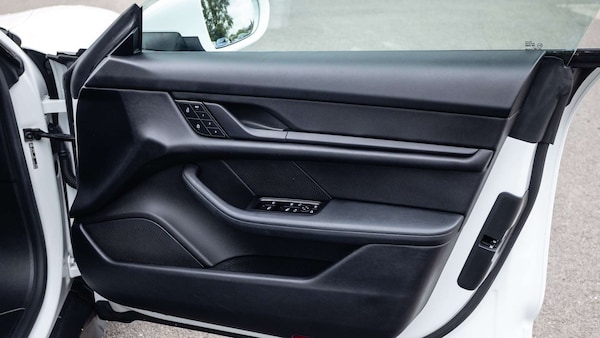 Used Porsche Taycan 2022 for sale - 76286423: Photo 30
