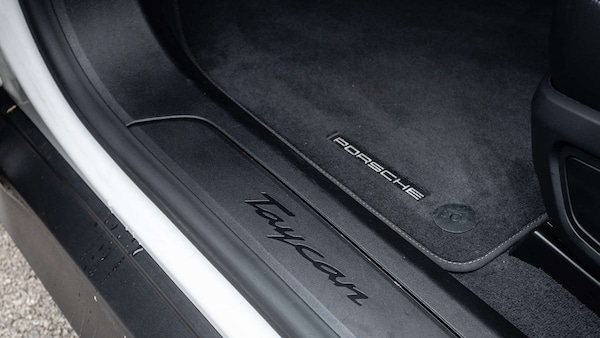 Used Porsche Taycan 2022 for sale - 76286423: Photo 31