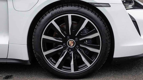 Used Porsche Taycan 2022 for sale - 76286423: Photo 6